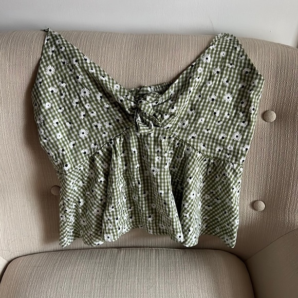Cute Green Gingham Daisy Tie Up Floral Top MEDIUM - Picture 2 of 4